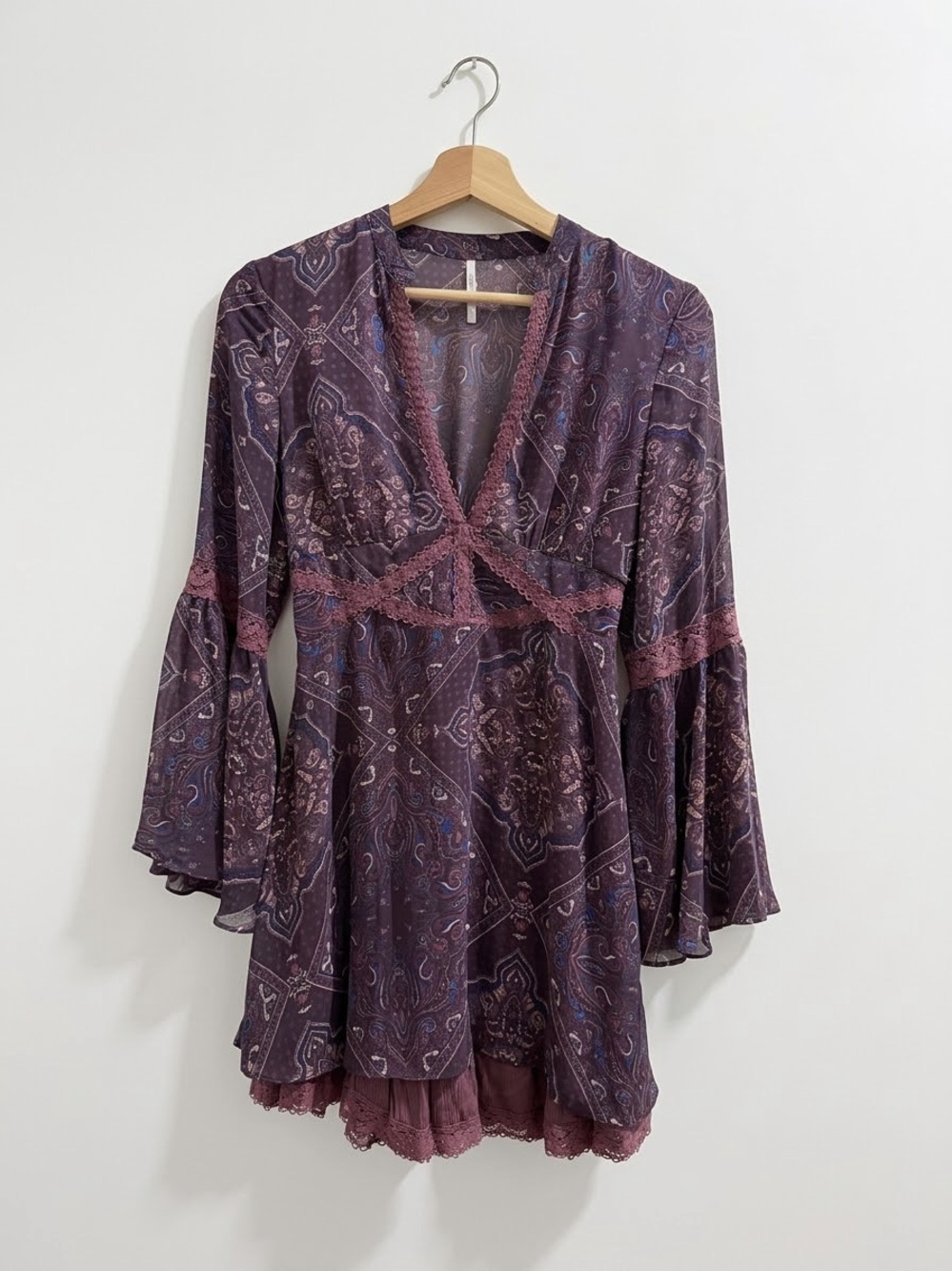 Free People Purple Paisley Bell Sleeve Mini Dress Lace Trim Boho V-Neck Size 2